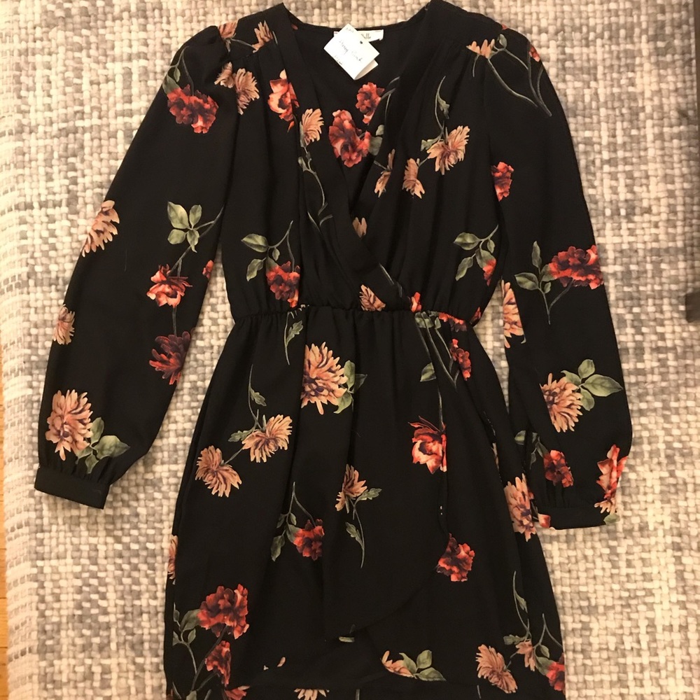 Dress - Picture 2 of 2